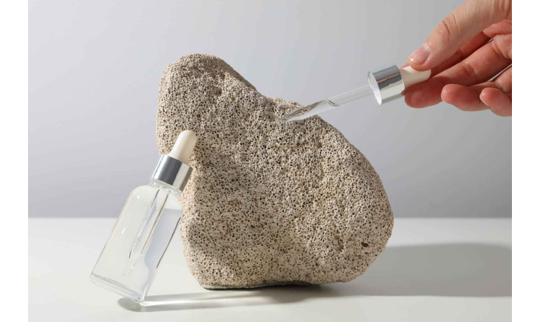 СЫВОРОТКА И ЭССЕНЦИЯ: ЧЕМ ОНИ ОТЛИЧАЮТСЯ И ЧТО ЛУЧШЕ ВЫБРАТЬ?