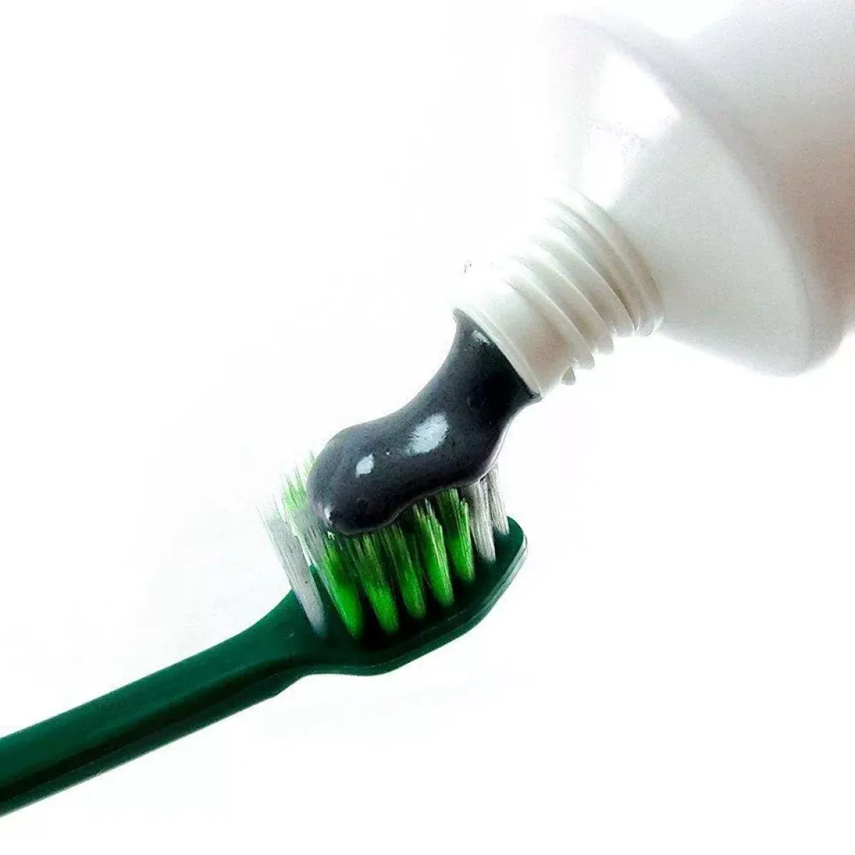 KOBAYASHI Sumigaki Whitening відбілююча зубна паста з деревним вугіллям, 90 г