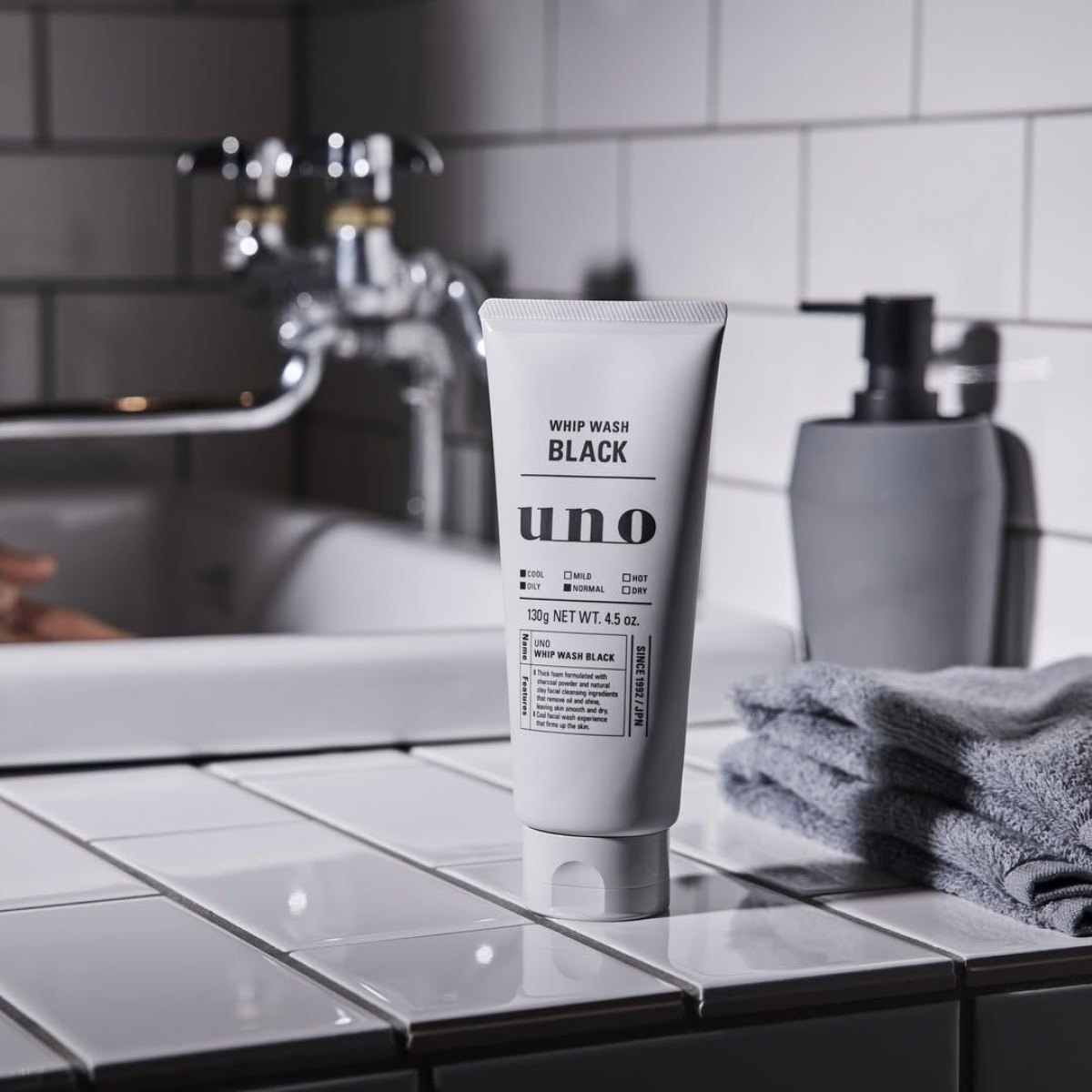 FINETODAY Uno Whip Wash Black себорегулююча пінка для вмивання чоловічої шкіри, 130 г