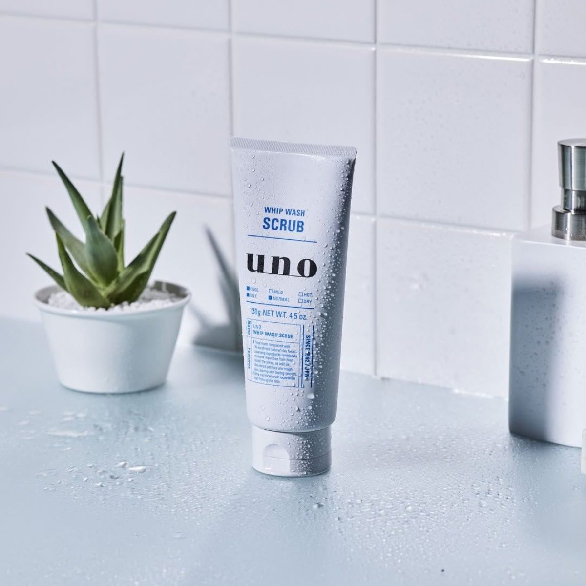 FINETODAY Uno Whip Wash Scrub пінка-скраб для ретельного очищення чоловічої шкіри, 130 г