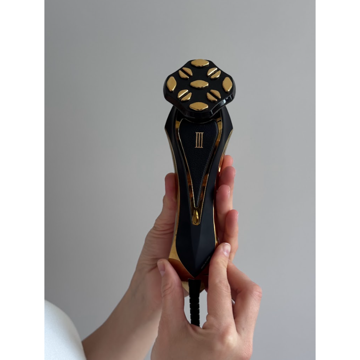 DR.ARRIVO Zeus III найновіший косметологічний апарат для ліфтингу та омолодження обличчя