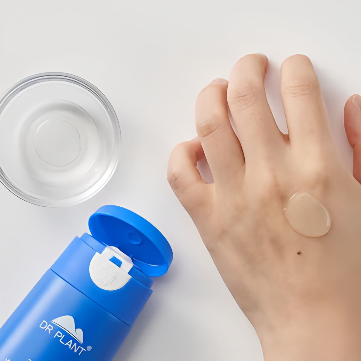 DR.PLANT Smoothing and Hydrating Cleansing Liquid зволожуючий засіб для вмивання для вирівнювання тону обличчя, 120 мл