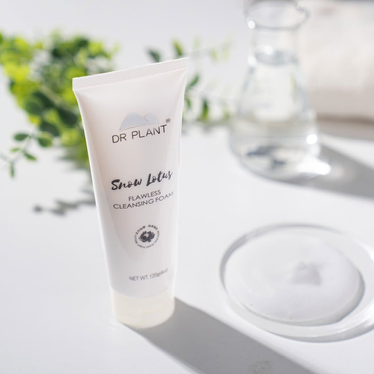 DR.PLANT Snow White Moisturizing Cleansing Foam зволожуюча пінка для вмивання для сяйва шкіри обличчя, 120 г