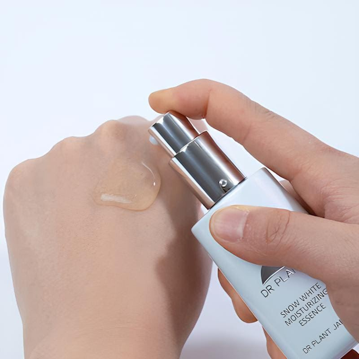 DR.PLANT Snow White Moisturizing Essence зволожуюча есенція для сяйва шкіри обличчя, 40 мл